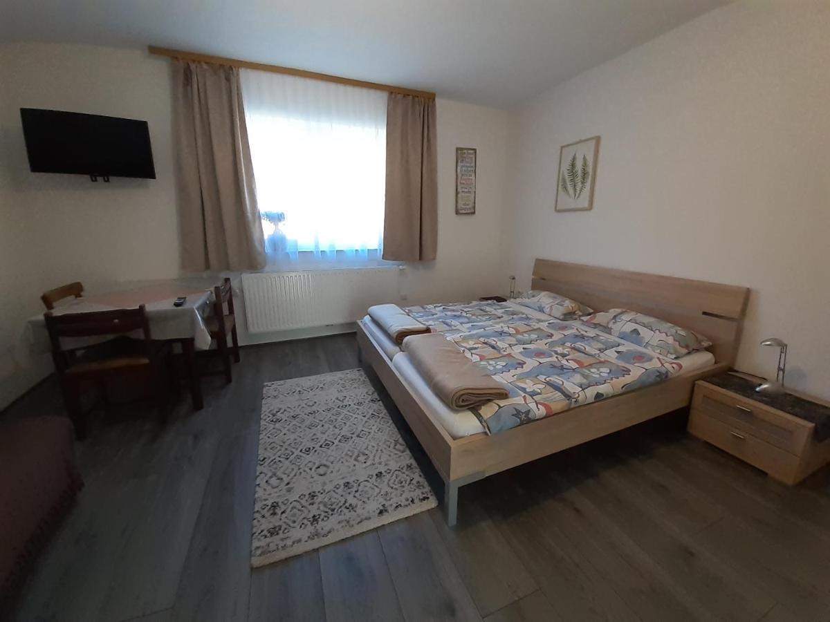Ferienwohnung Huber Engelhartszell Buitenkant foto